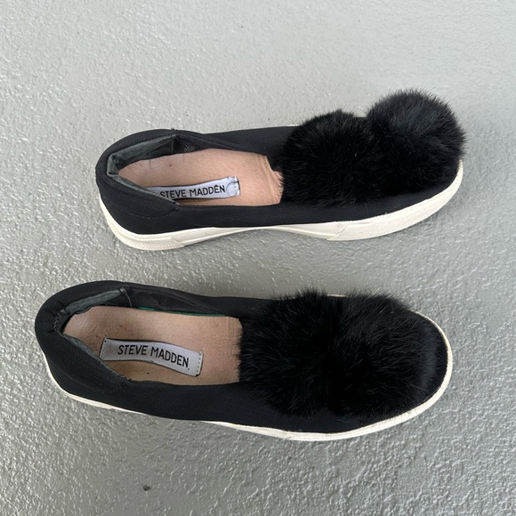 Steve Madden Slip On Sneakers | Size 8 - Picture 2 of 5